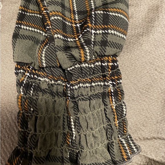 Coco & Shay Plaid Smocked Peplum Top | Ruffle Neck & Cuffs | Size M - Picture 3 of 6